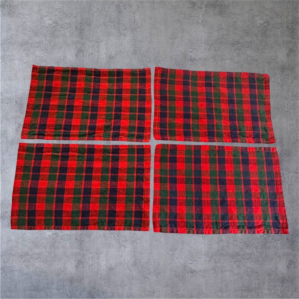 Crate & Barrel Placemats Set of 4 Red Green Blue Plaid Cotton Woven